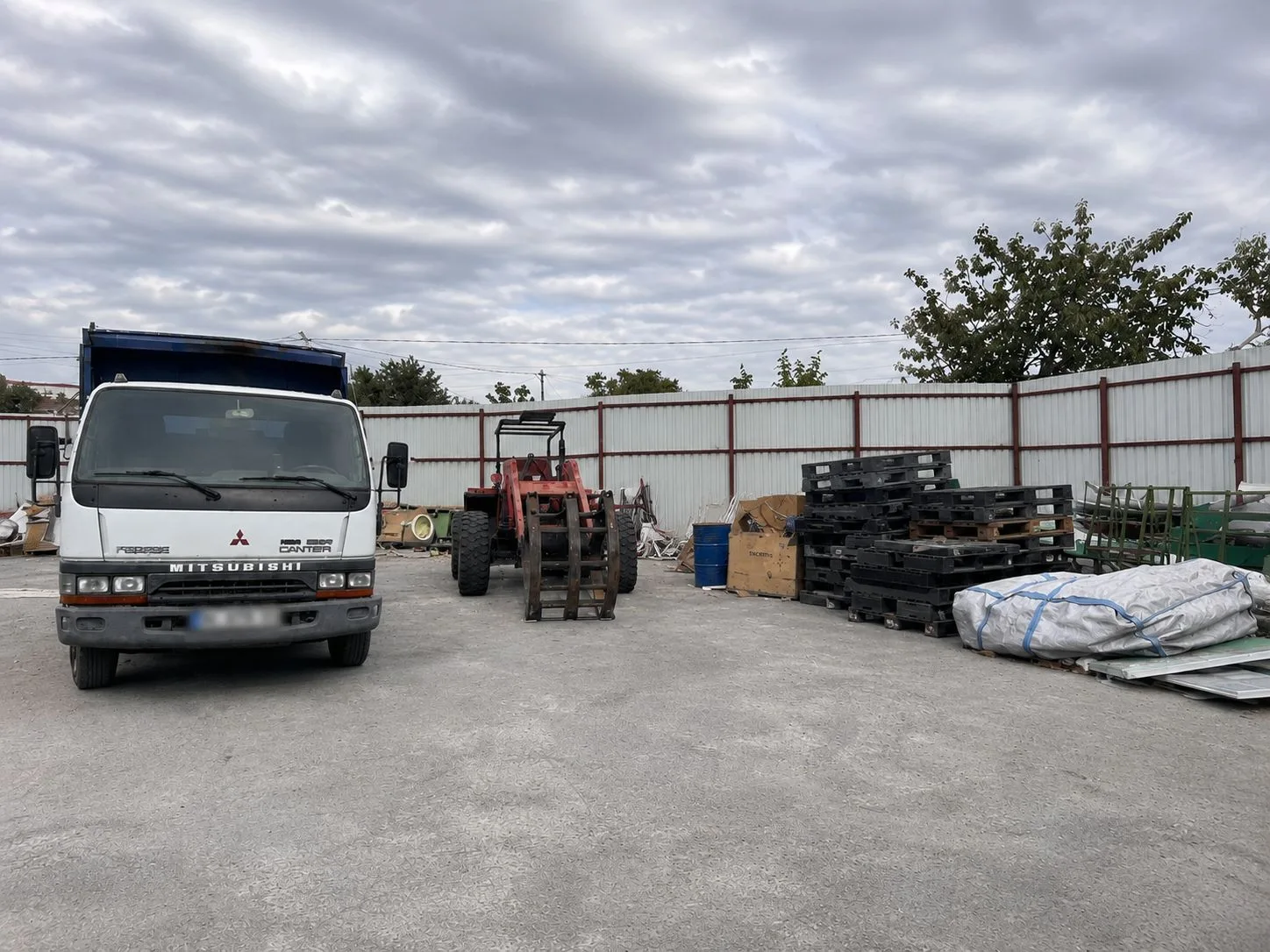 ÇESA HURDA hurda toplama aracı ve yükleme alanı